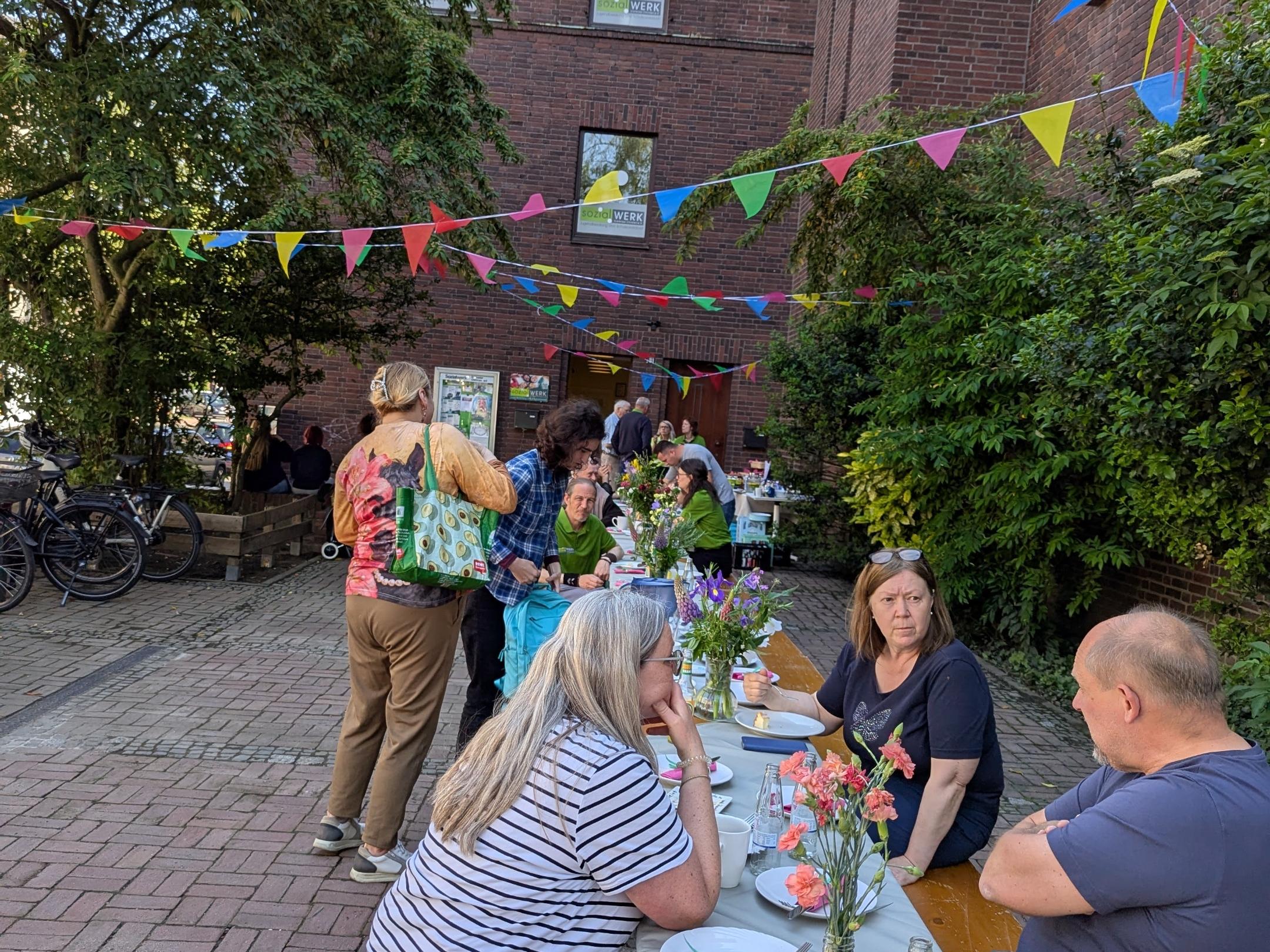 Aktion Zu Tisch- Sozialwerk Krefelder Christen